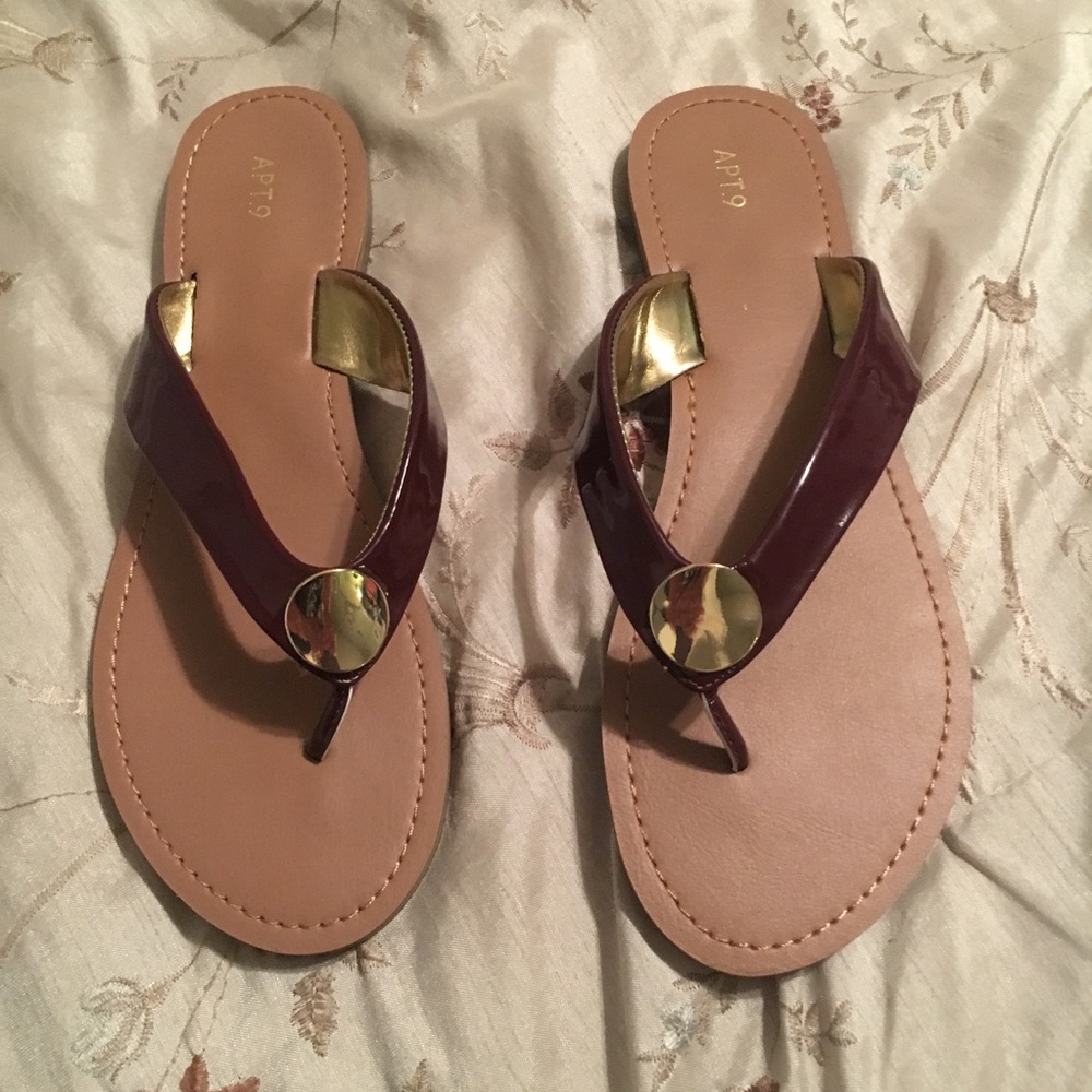 Women’s Sandals - Picture 1 of 6
